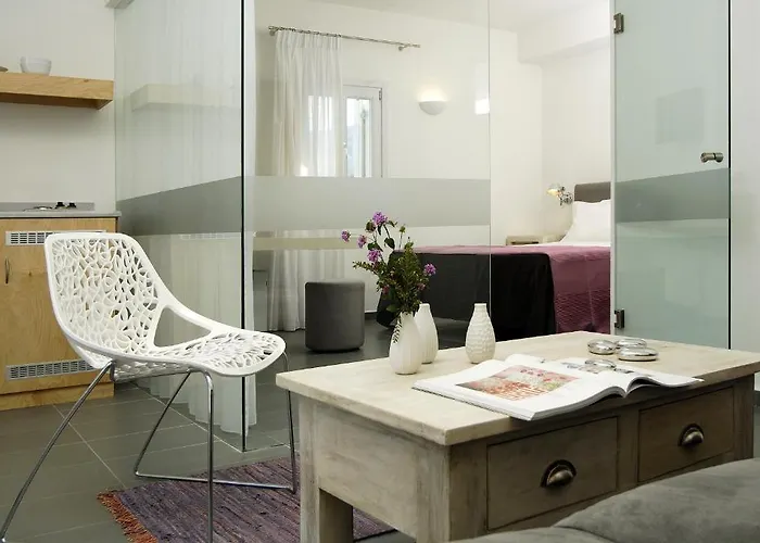 Filoxenia Aparthotel 3*
